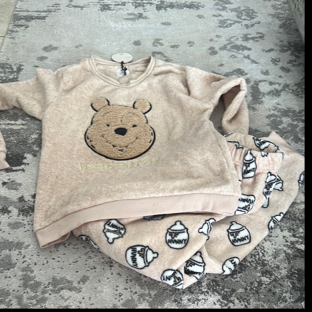 Disney at primark Winnie the Pooh being fleece pajama set - Picture 1 of 6